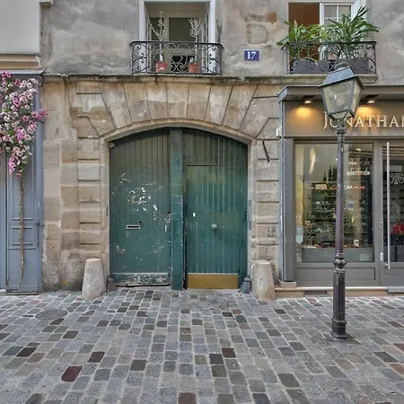 Charming For 4 People - 4eme *